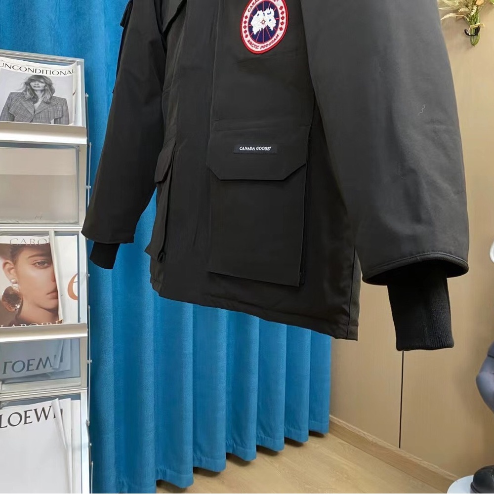 Canada Goose Men's Coat,Very comfortable to wear - Picture 5 of 7